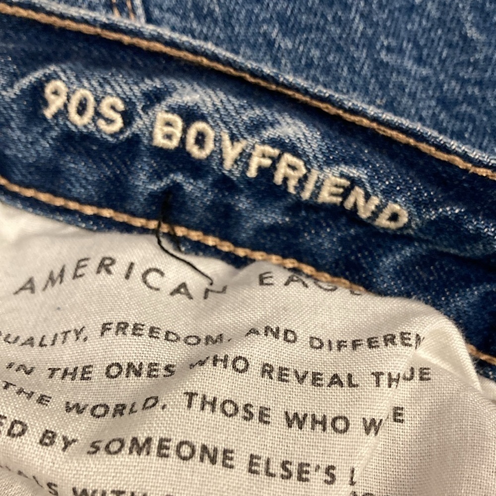 American Eagle 90’s Boyfriend Jeans - Picture 8 of 11